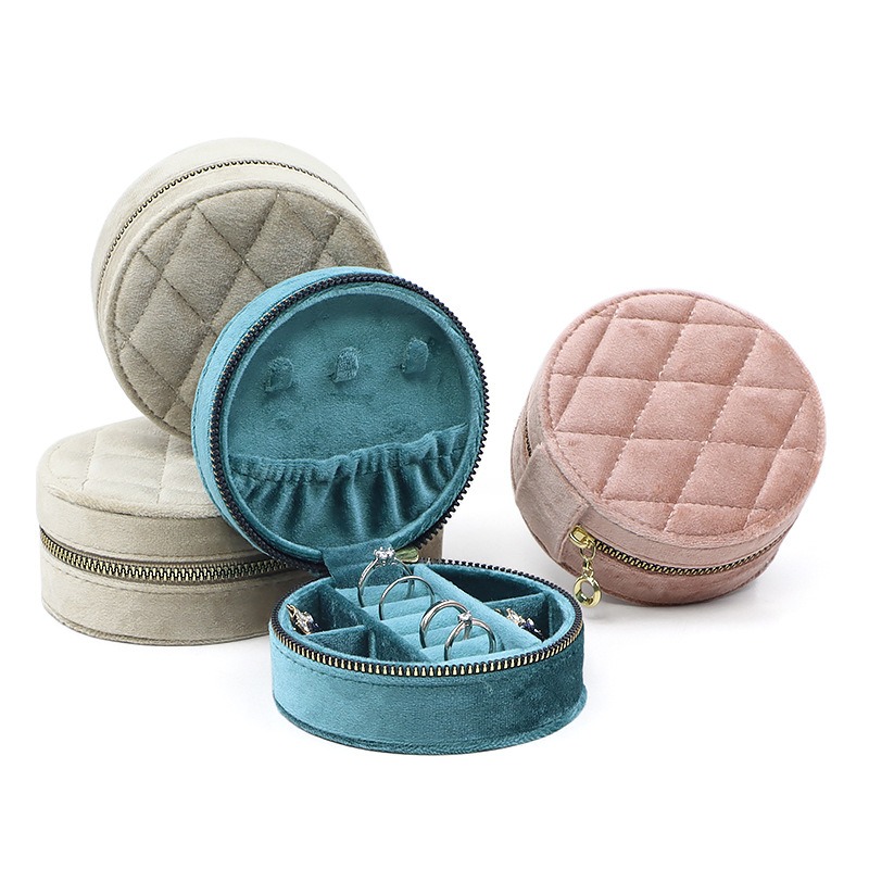 Round Diamond Velvet Travel Je - Accessories Travel Jewelry Box recension och pris